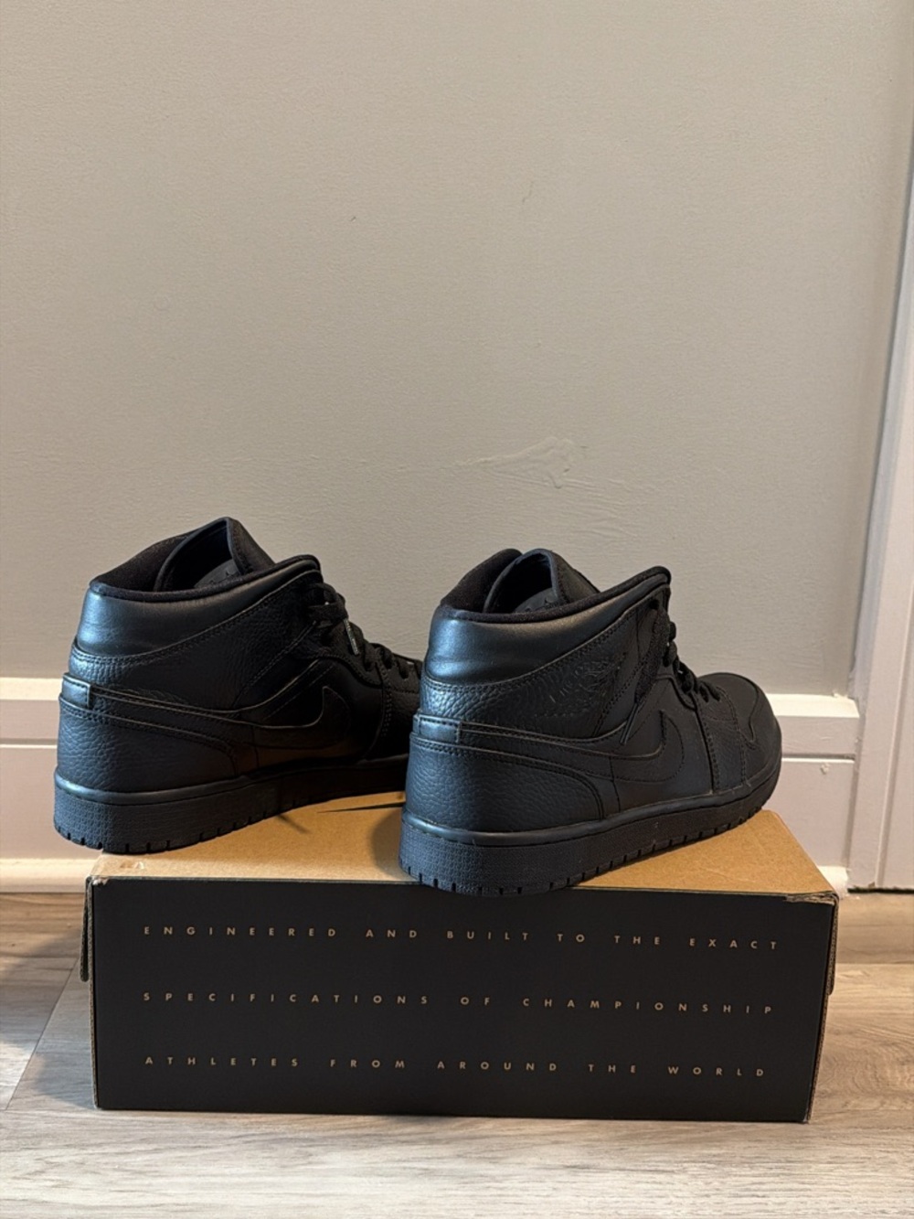 Jordan One’s black High-Top Athletic Sneakers - Picture 3 of 4